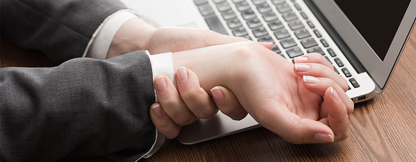 patient needing carpal tunnel syndrome treatment in Monroeville