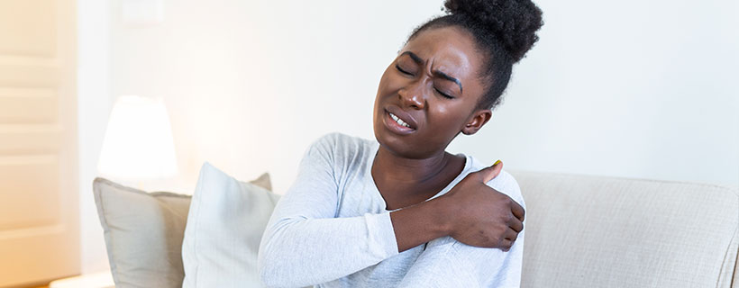 patient needing shoulder pain treatment in Monroeville